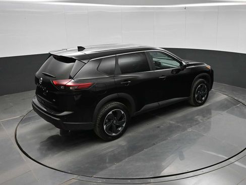 Used 2024 Nissan Rogue SV FWD image 30