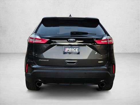 Used 2020 Ford Edge SE image 6