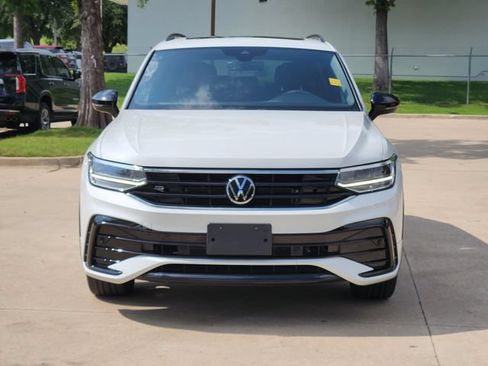 Used 2022 Volkswagen Tiguan SE R-Line FWD image 2