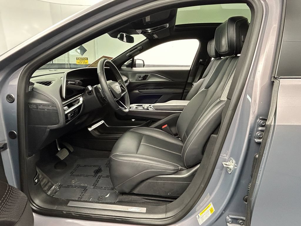 Used 2024 Cadillac Lyriq Tech RWD image 57