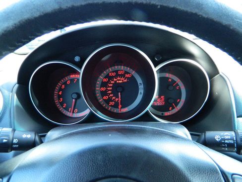 Used 2005 MAZDA MAZDA3 s image 18