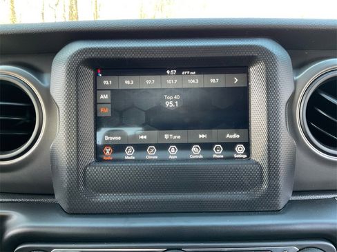 Certified 2022 Jeep Gladiator Willys image 20