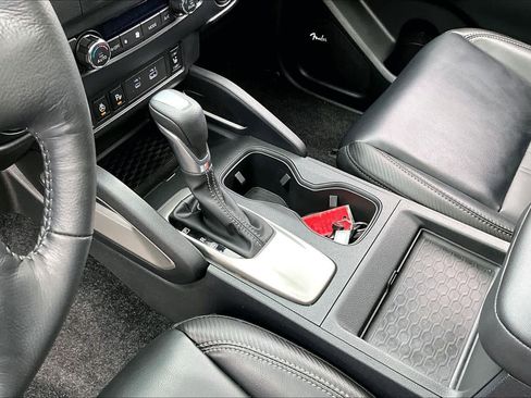 Used 2023 Nissan Frontier SV w/ SV Premium Package image 16