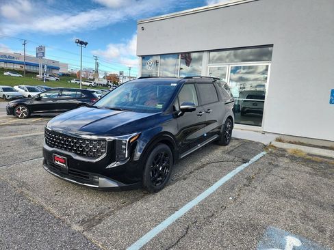 New 2026 Kia Carnival SX w/ SX Dark Edition Package image 3