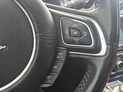 Used 2017 Jaguar XJ R-Sport image 32