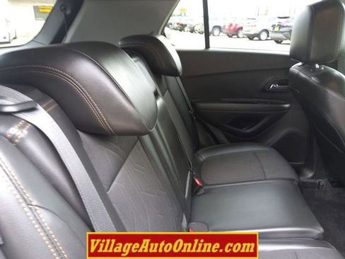 Used 2019 Chevrolet Trax LT w/ LT Convenience Package FWD image 34