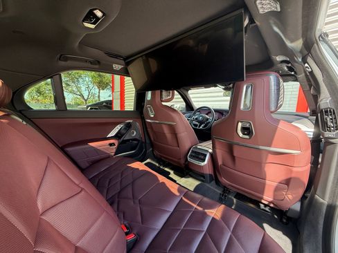 Used 2023 BMW 760i xDrive image 34