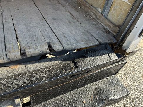 Used 2003 Ford E-350 and Econoline 350 Super Duty image 17