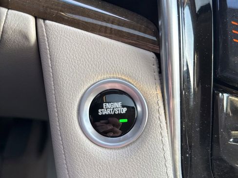 Used 2019 Cadillac Escalade ESV Premium Luxury image 19