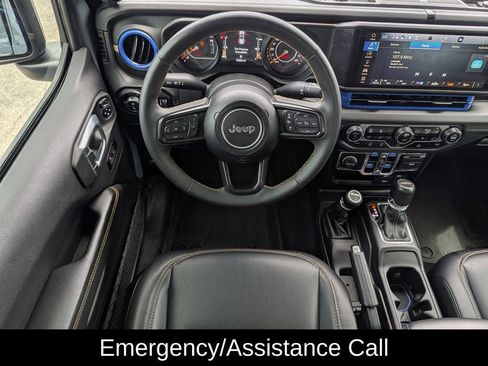 Used 2024 Jeep Gladiator Sport AWD/4WD image 13