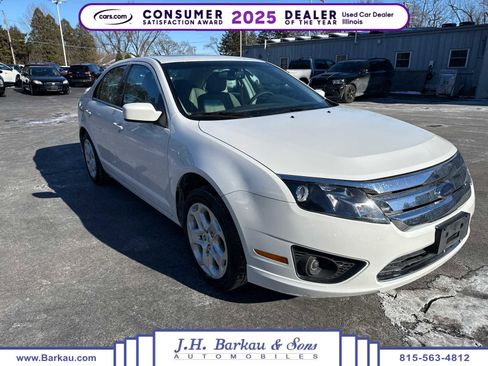 Used 2010 Ford Fusion SE image 1