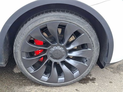 Used 2022 Tesla Model Y Performance image 27