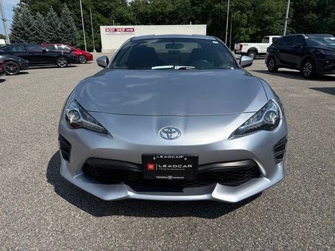 Used 2017 Toyota 86 RWD image 4