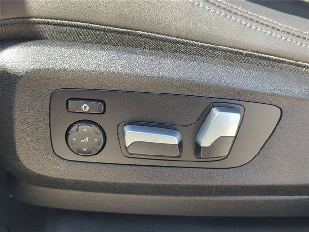 Used 2026 BMW X5 sDrive40i w/ Parking Assistance Package RWD image 13