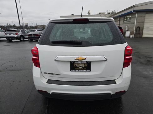 Used 2017 Chevrolet Equinox LS image 4