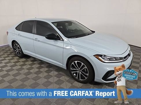Used 2025 Volkswagen Jetta Sport FWD image 2