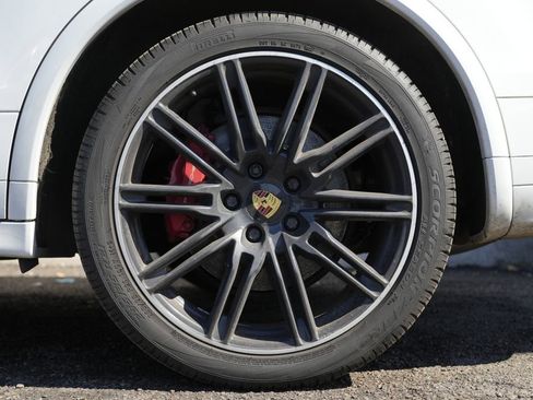 Used 2018 Porsche Cayenne GTS image 7