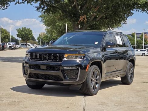 Certified 2026 Jeep Grand Cherokee Limited AWD/4WD image 3