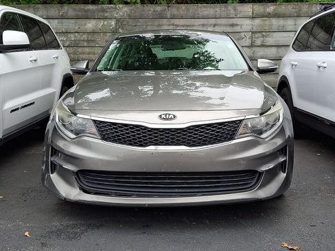 Used 2018 Kia Optima LX FWD image 2