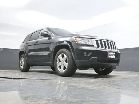 Used 2013 Jeep Grand Cherokee Laredo AWD/4WD image 42