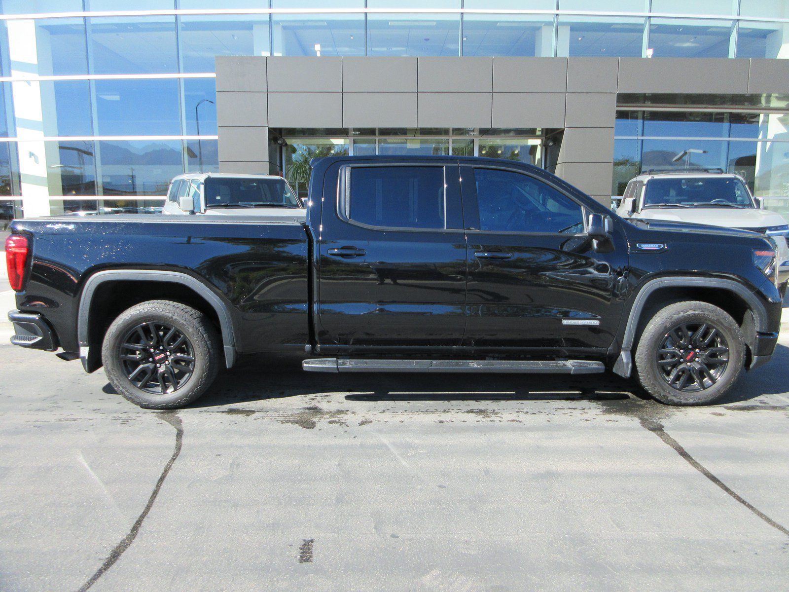 Used 2024 GMC Sierra 1500 Elevation w/ Elevation Premium Package AWD/4WD image 14