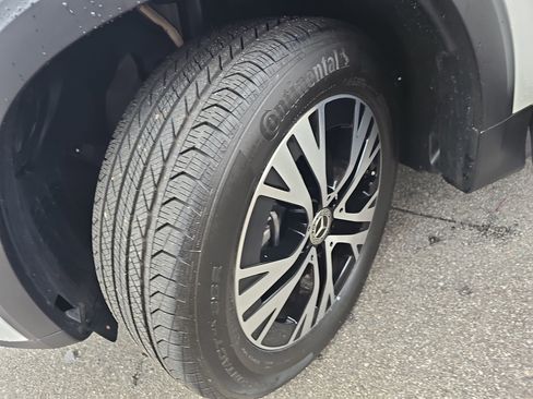 Certified 2025 Mercedes-Benz GLB 250 image 34