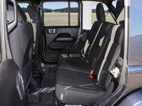 Used 2020 Jeep Wrangler Unlimited Sahara w/ Uconnect 4C Nav & Sound Group image 19