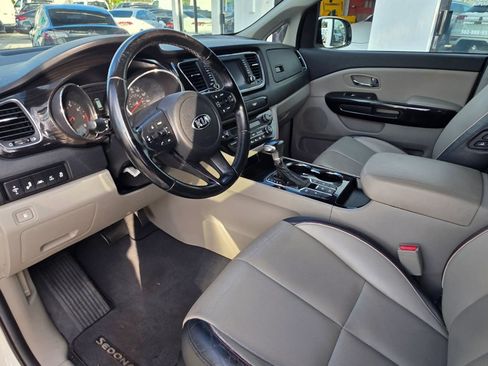 Used 2019 Kia Sedona EX w/ EX Premium Package FWD image 11