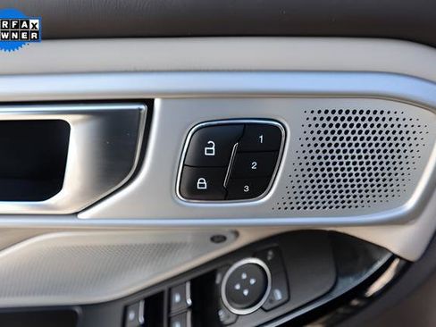 Used 2023 Ford Explorer Platinum w/ Premium Technology Package image 14