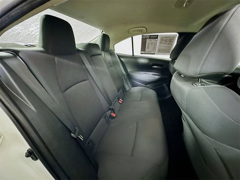 Used 2020 Toyota Corolla LE image 11