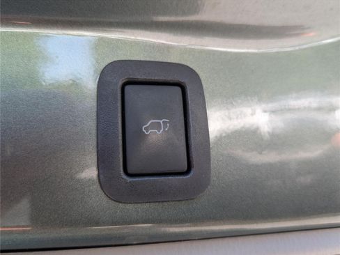 Used 2019 Toyota Highlander XLE AWD/4WD image 15
