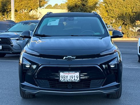 Used 2022 Chevrolet Bolt EUV Premier w/ Sun & Sound Package image 5