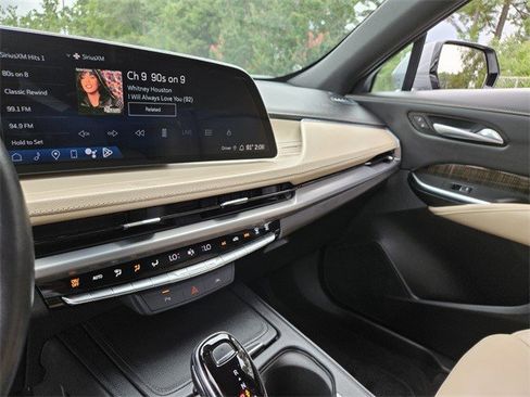 Certified 2024 Cadillac XT4 Premium Luxury image 21