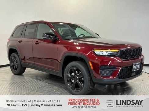 New 2025 Jeep Grand Cherokee Altitude image 1