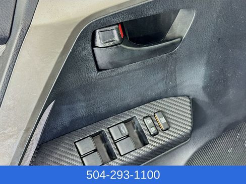 Used 2015 Toyota RAV4 LE FWD image 18