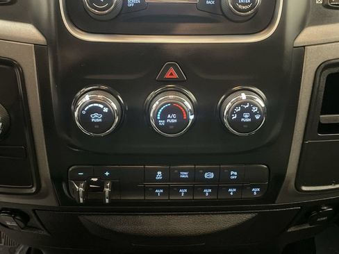 Used 2015 RAM 2500 Tradesman w/ Chrome Appearance Group AWD/4WD image 10