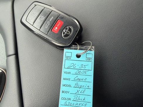 Certified 2025 Toyota Crown Signia image 47