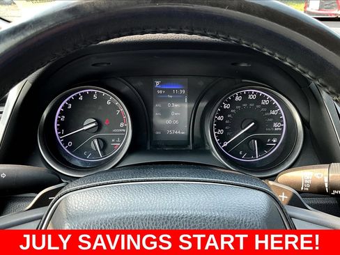 Used 2022 Toyota Camry SE FWD image 12