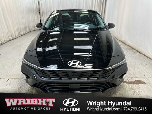 New 2026 Hyundai Elantra Limited FWD image 2