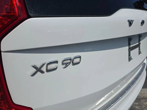 Used 2022 Volvo XC90 T6 Momentum w/ Advanced Package AWD/4WD image 11