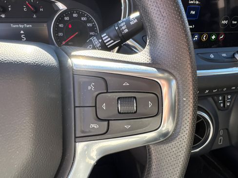 Used 2025 Chevrolet Blazer LT image 28