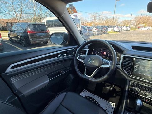 Used 2023 Volkswagen Atlas SE image 12