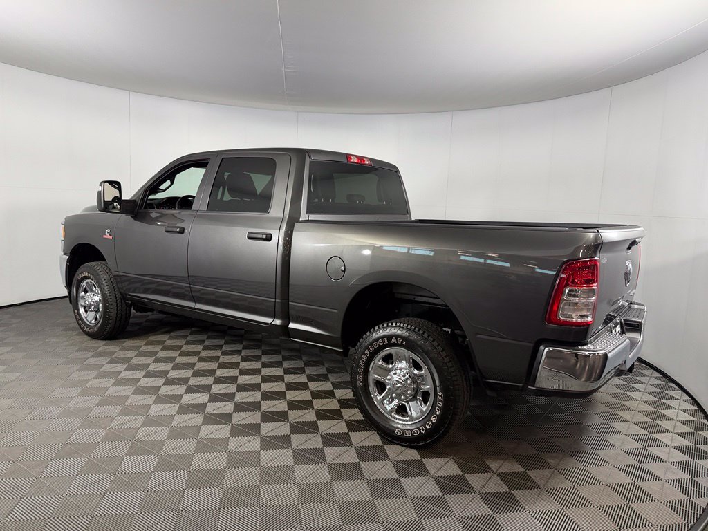 Used 2024 RAM 3500 Tradesman w/ Chrome Appearance Group AWD/4WD image 7