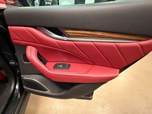 Used 2022 Maserati Levante GT image 37