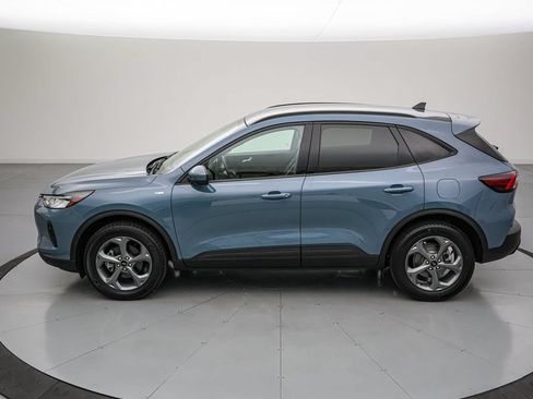 Certified 2025 Ford Escape ST-Line Select AWD/4WD image 7