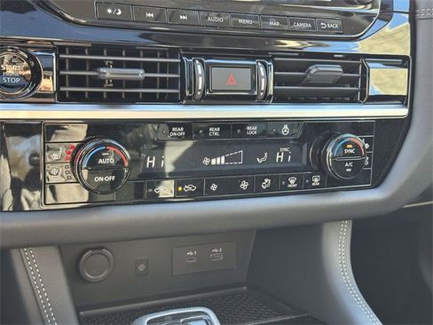 New 2025 Nissan Pathfinder Platinum image 22