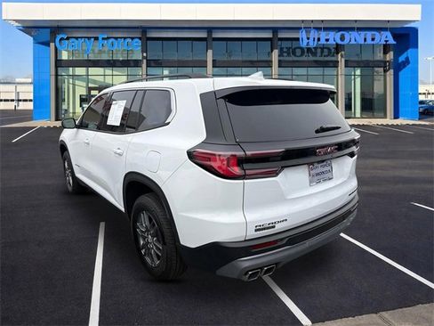 Used 2025 GMC Acadia Elevation image 3