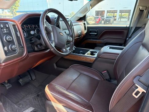 Used 2016 Chevrolet Silverado 2500 High Country w/ High Country Premium Package AWD/4WD image 8