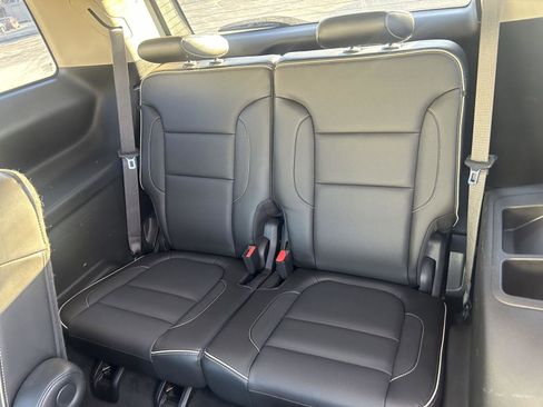 Used 2019 GMC Acadia Denali w/ Technology Package image 9