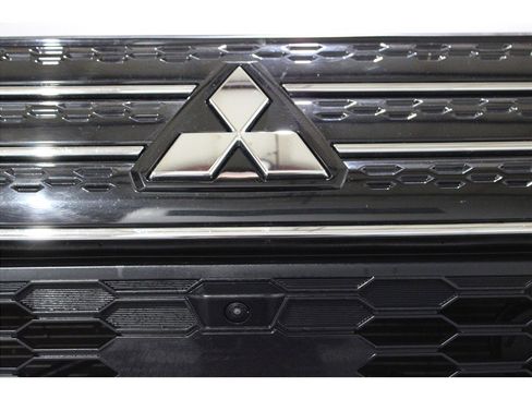 Used 2024 Mitsubishi Outlander Ralliart image 9